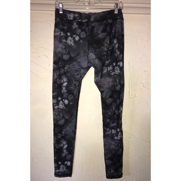 Champion Athletic Leggings, Black/Grey Abstract Design, Size Medium - Picture 4 of 17